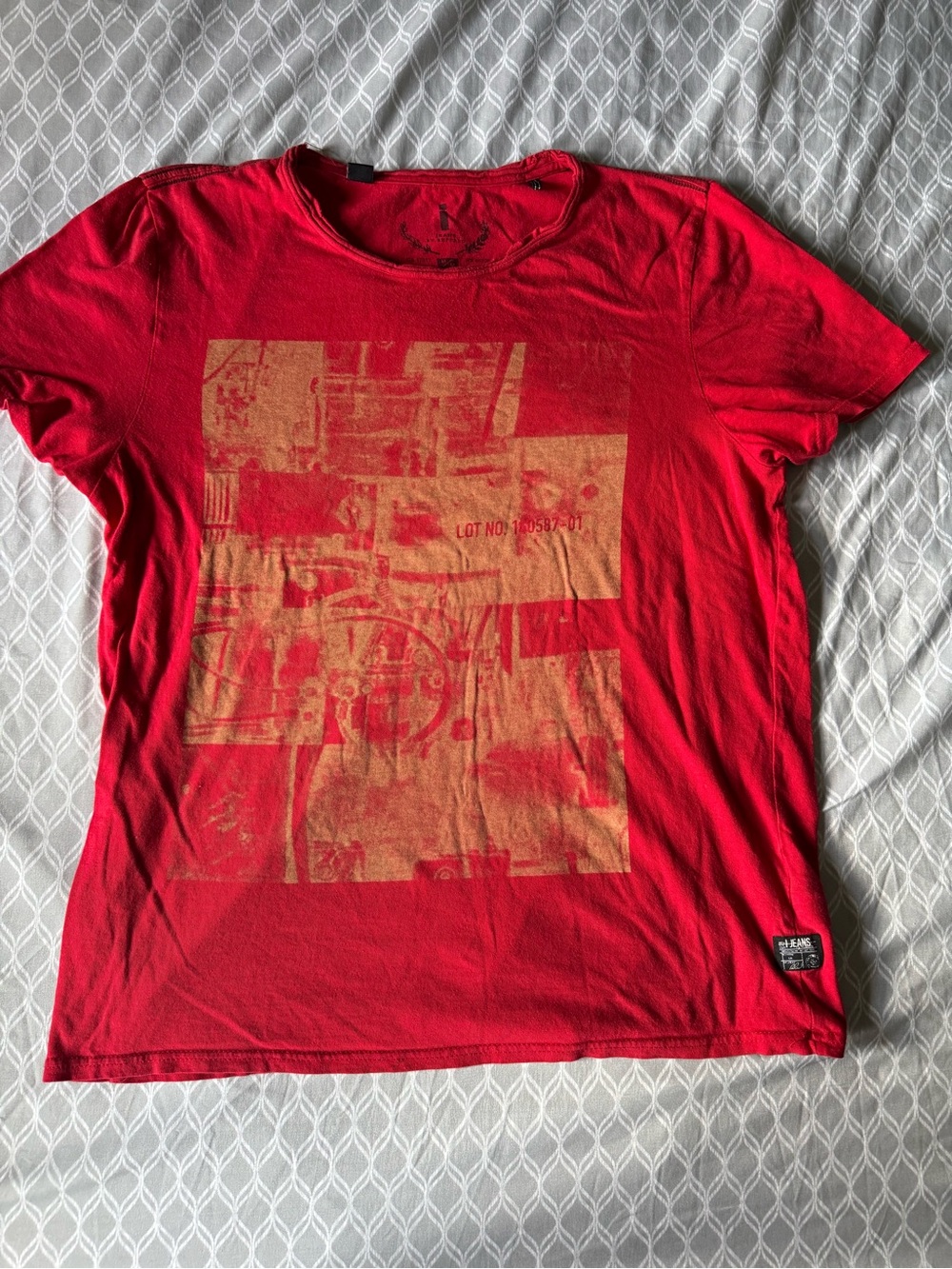 i jeans by Buffalo Red Short Sleeve Graphic Crewneck Tee